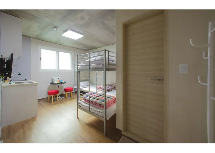 Bb Hongdae Line Hostel *